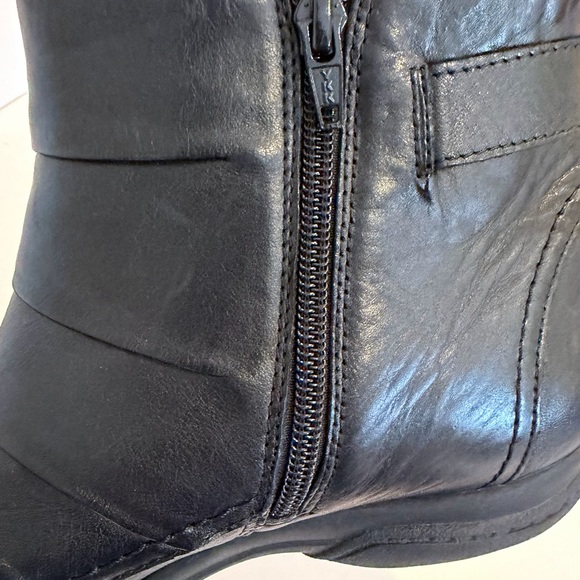 Clarks Black Leather Ankle Booties Size 9.5 boot comfortable boots - Picture 8 of 11